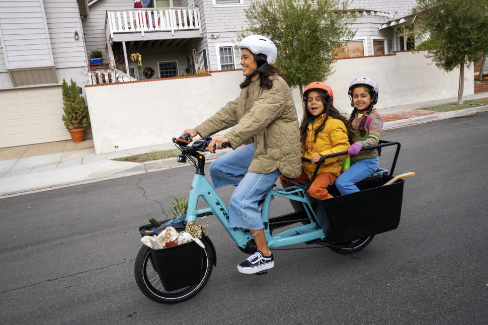 Electric cargo cheap bike kids